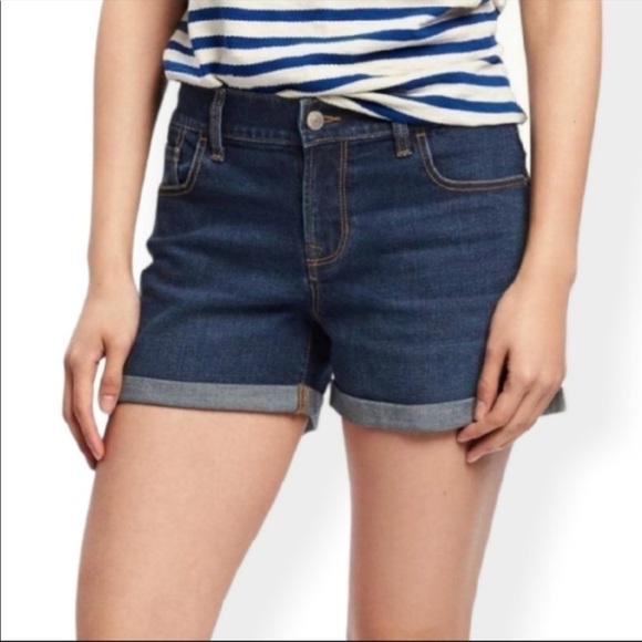 Old Navy Semi-Fitted Cuffed Denim Shorts - Picture 1 of 6
